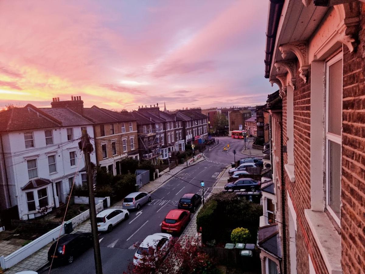 Stylish-Brockley-Entire Place Apartment ลอนดอน ภายนอก รูปภาพ